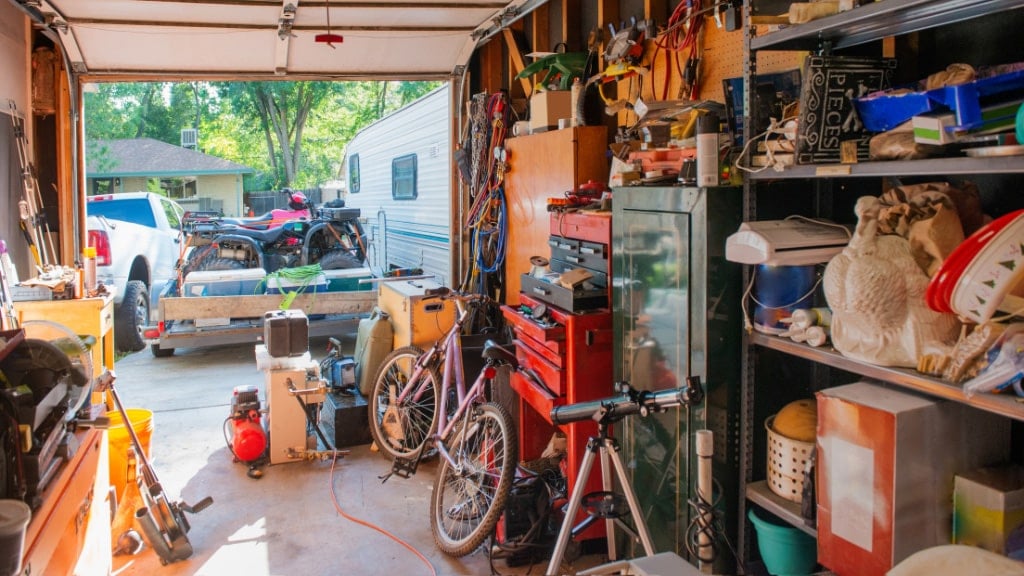 Open cluttered garage where brown recluse spiders habitat